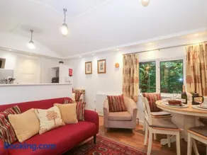 Orchard Lodge - Image 1