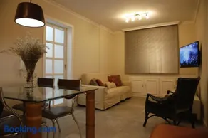 Apartamento central, novo e com garagem em Curitiba - Image 1
