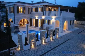 Villa Elena - Image 1