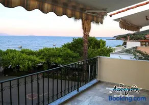 Akrogiali Hotel Restaurant - Image 3