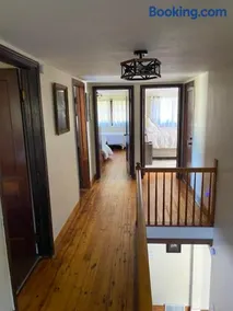 Spacious 4 bedroom Cottage close to Glendale Lake and State Park - Image 3