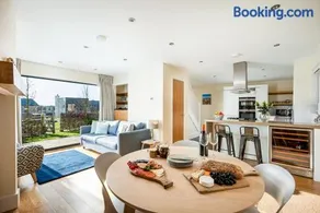 Luxury property with spa access on a nature reserve Hambury Cottage BV22 - Image 5