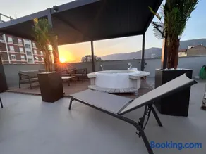 Suite Panoramic Attico con Jacuzzi Privata - Image 1