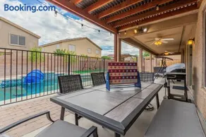Cactus House 5BR Family Fun Hub - Image 3