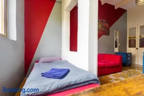 Double, twin or triple room with private bathroom, not ensuite! In quiet and budget friendly townhouse - Image 3