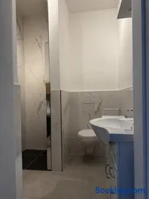 Gemütliche Wohnung mit Terrasse im Grünen - Image 3