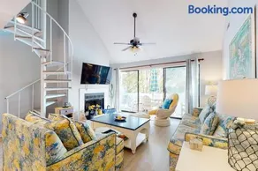 Sea Colony West Lake - Image 1