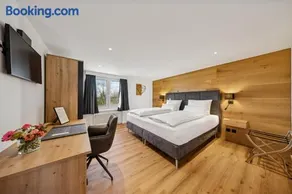 Suite4you Erlen l Privater Indoorpool ganzjährig beheizt & Sauna l 10min zum Bodensee, Parkplatz & WLAN - Image 4