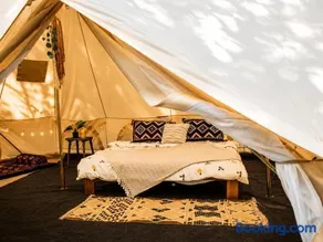 Glamping Hive - Image 2