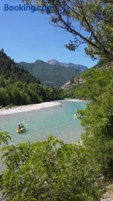 Les Acacias - Image 2