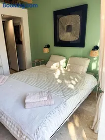 Suite romantique avec jacuzzi privatif - Image 2