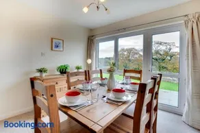 4 Bed in Saundersfoot oc-pw547a - Image 2