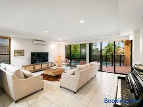 Artistic Retreat - Privacy Pool Patio WFH Perfect - Image 1