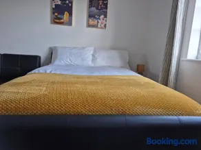 entire apartment in Durham - Image 2