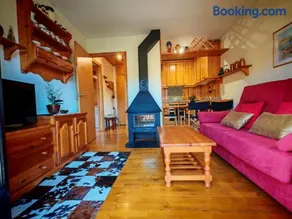 Chimenea, cama grande y vistas- Escapada romántica perfecta - Falcó 16 - Image 5