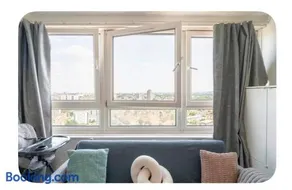 Cozy 1BR Apartment in Stratford with City View - Image 5
