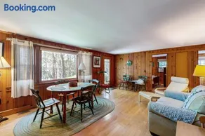 Pickerel Cove Cottage - Image 4
