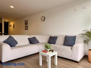 Apartamento Nuevo Central Piso 7 Terraza privada - Image 3