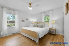 The Azalea House - Image 2