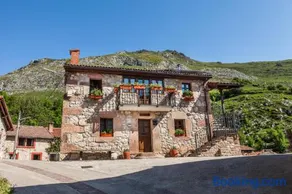 Apartamentos Rurales El Tio Pablo Picos de Europa Tresviso - Image 1