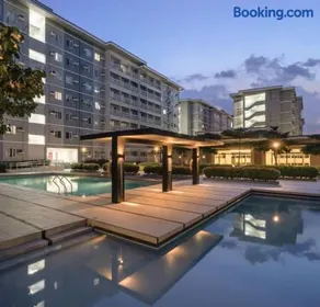 Royce Staycation - Trees Residences Cozy unit with PS4 - Image 3