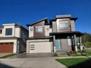 BRAND NEW LUXURY 4 Beds 4 baths Home Langley Perfect for Families and Groups - Image 1