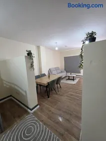 Shamrock Premium Apartment - Image 2