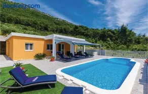 Three-Bedroom Holiday Home In Ston - Image 2