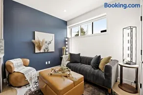Modern Western Calgary Retreat - Image 1