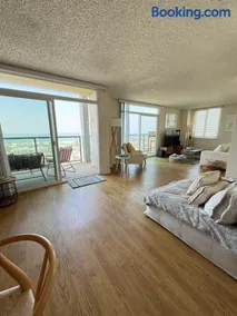Panoramic Ocean View 2BR Marina del Rey 5 mins walk to the beach free parking - Image 3