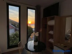 four generation hotel - Image 5