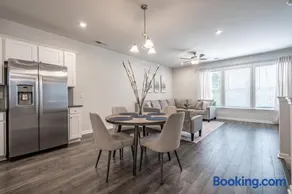3-Story Pet-Friendly Retreat with Private Suites - Image 3