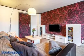 Große Ferienwohnung mit Garten - Image 2