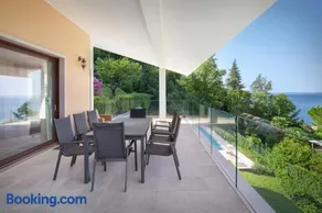 Villa Sybille With Pool And Lake View - Image 4