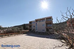 Apartment Dora - Image 1