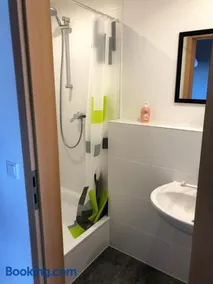 The Gantry - Image 5