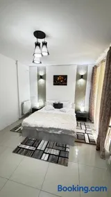 M Luxury Apartment - Image 4