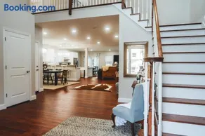 Beach Retreat 4900 Sqft, F1 VR Sim, Up to 21 guests - Image 2