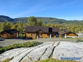 Moderne hytte på Tingvoll nær sjø og turterreng - Image 2