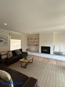 Stay Salty Blairgowrie - Front & Back Beach House - Image 4