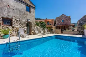 Casa Royal - Image 1