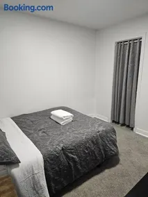 Modern Comfort2BR Basement Suite - Image 4