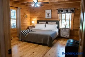 Hidden Honey Hole Cabin - Image 2