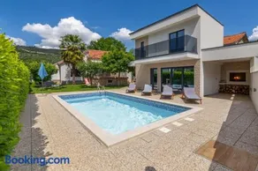 Holiday home Maja with private pool - Image 1
