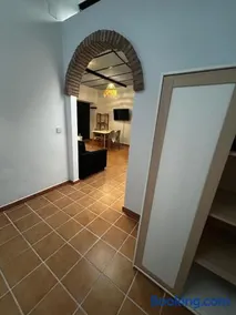 Apartamento con jardín en parcela compartida y parking seguridad - Image 4