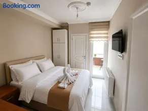 Dolphins Otel - Image 1