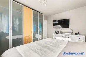 Entire 2-bedroom apartment with all you need - Image 2