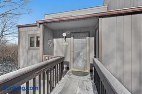 Village II at Camelback 302 Overlook Way - Image 2