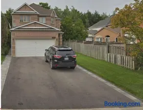 Large Separate Entrance Basement Unit 2Beds 1Washroom Sleeps 4-6 - Image 1
