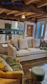 Cringley Cottage - Image 2